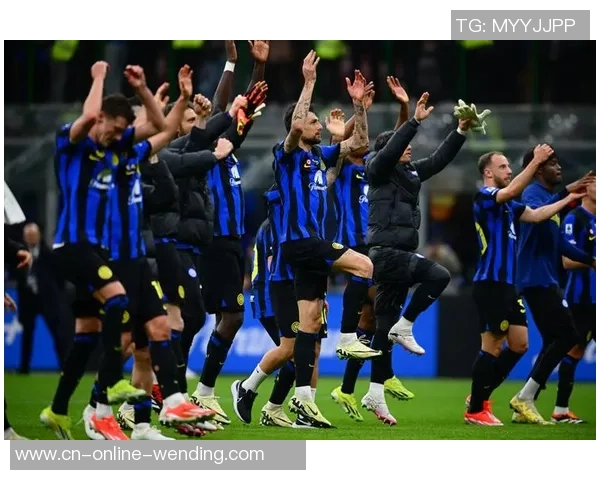 米体:意甲启用高可见度足球,荧光橙配色以往仅用于极点气候 米体:意甲启用高可见度足球,荧光橙配色以往仅用于极点气候